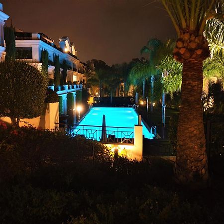 Luxury Apartment Frontal To The Sea In Estepona Doncella Beach エクステリア 写真