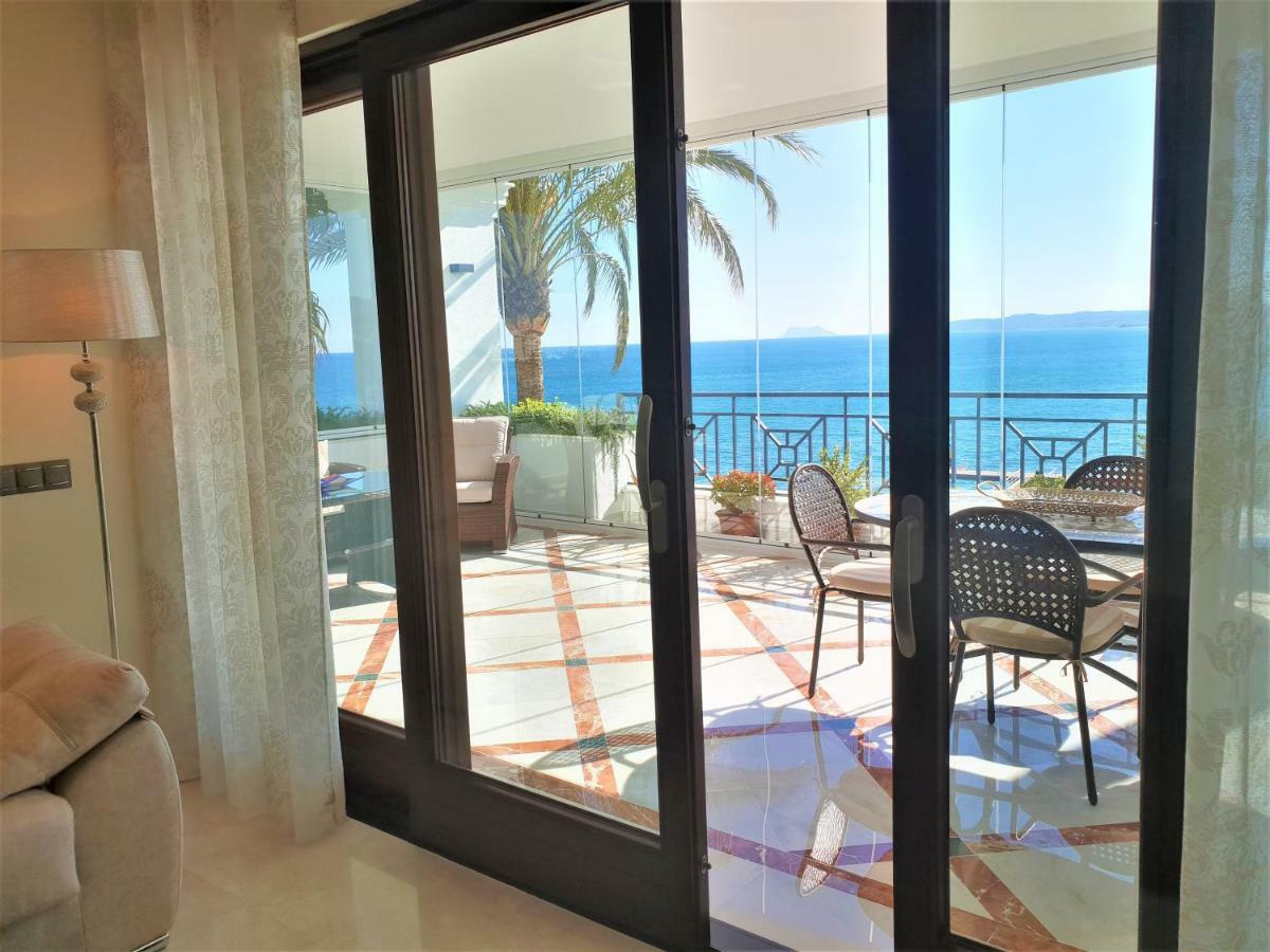 Luxury Apartment Frontal To The Sea In Estepona Doncella Beach エクステリア 写真