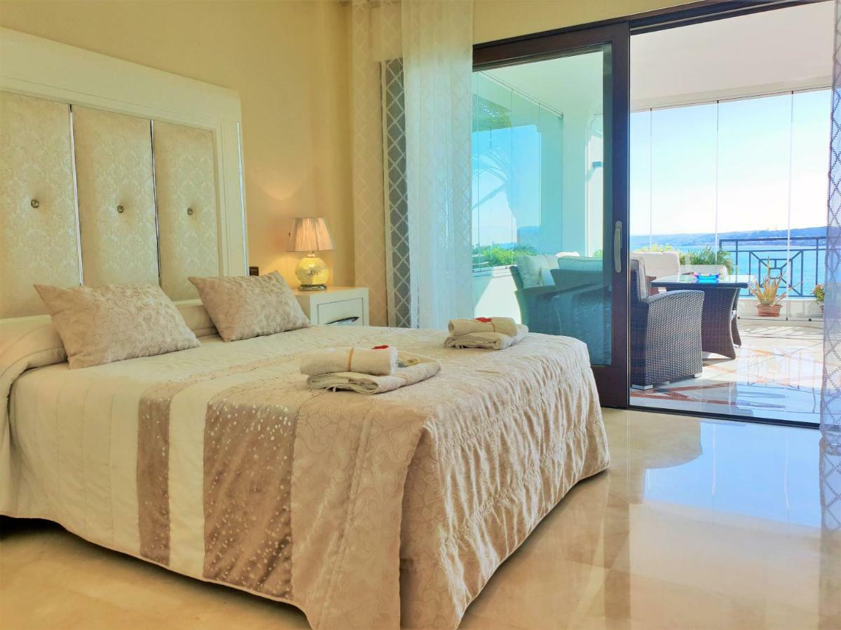 Luxury Apartment Frontal To The Sea In Estepona Doncella Beach エクステリア 写真