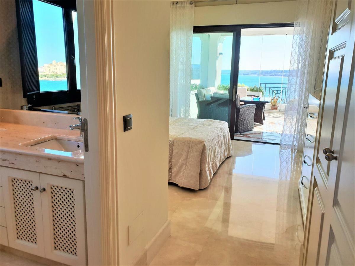 Luxury Apartment Frontal To The Sea In Estepona Doncella Beach エクステリア 写真