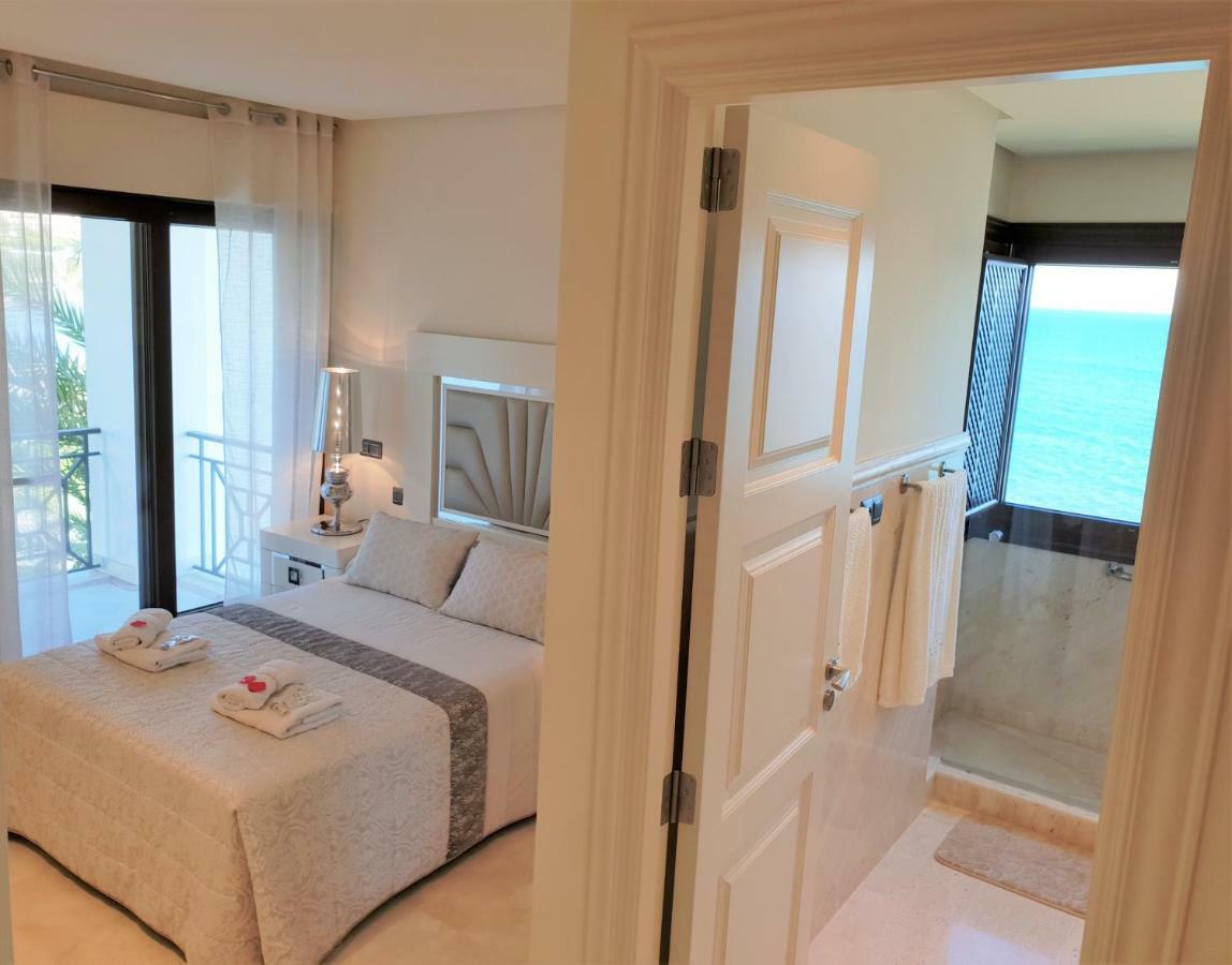 Luxury Apartment Frontal To The Sea In Estepona Doncella Beach エクステリア 写真
