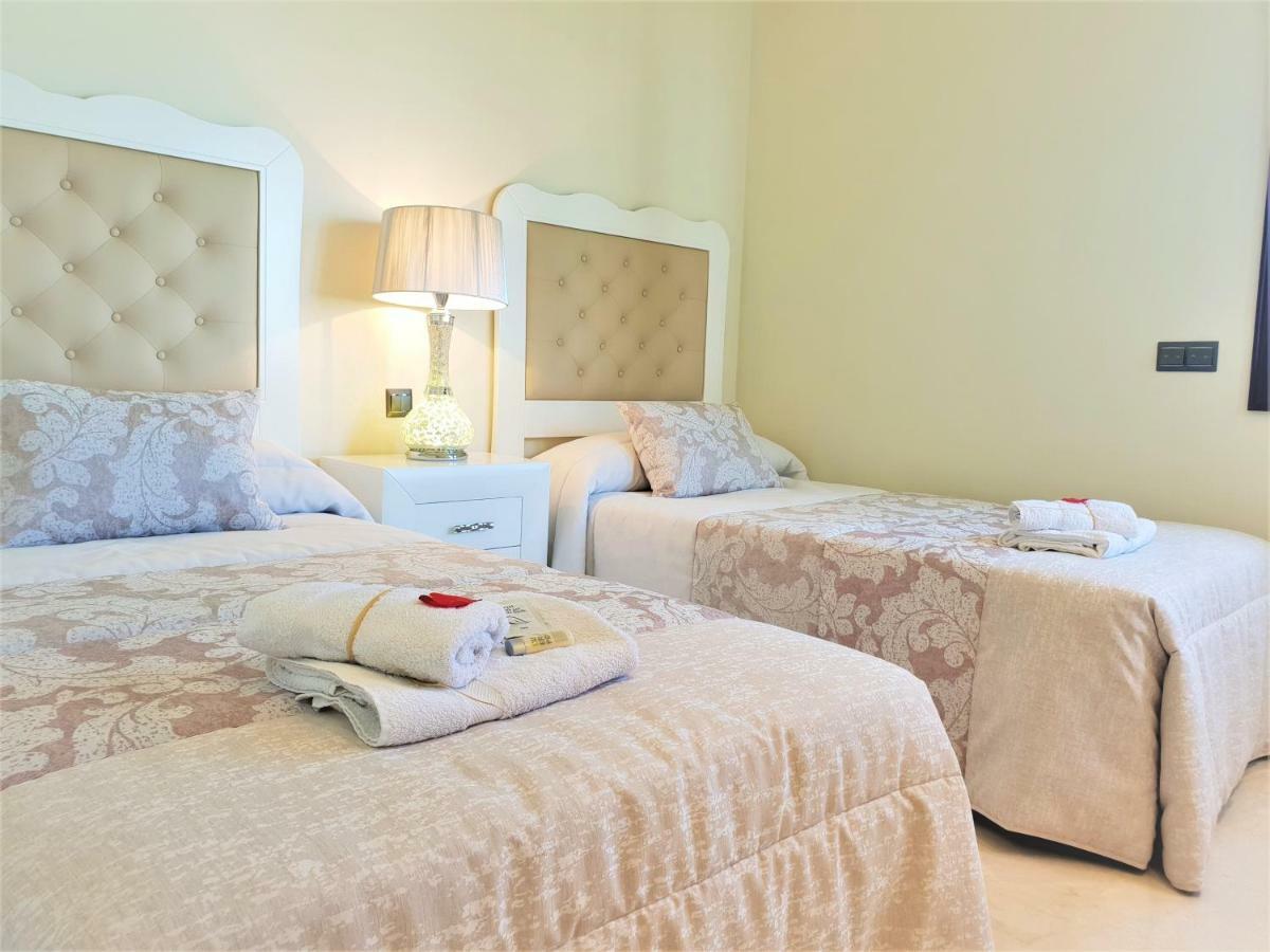 Luxury Apartment Frontal To The Sea In Estepona Doncella Beach エクステリア 写真