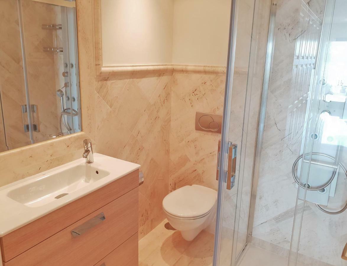 Luxury Apartment Frontal To The Sea In Estepona Doncella Beach エクステリア 写真