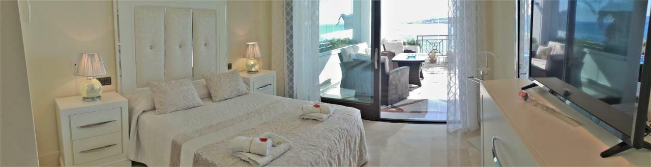 Luxury Apartment Frontal To The Sea In Estepona Doncella Beach エクステリア 写真