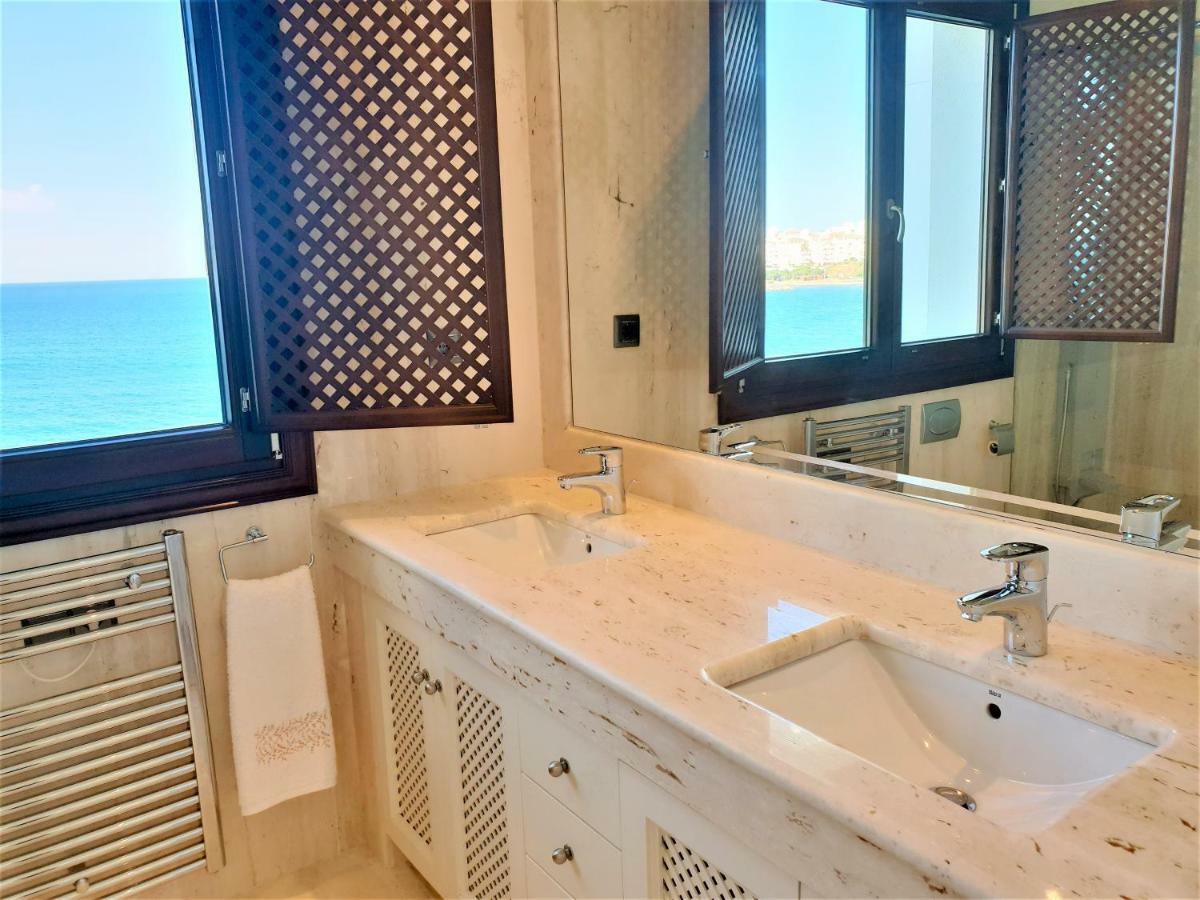 Luxury Apartment Frontal To The Sea In Estepona Doncella Beach エクステリア 写真