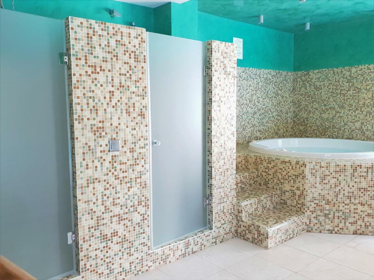 Luxury Apartment Frontal To The Sea In Estepona Doncella Beach エクステリア 写真