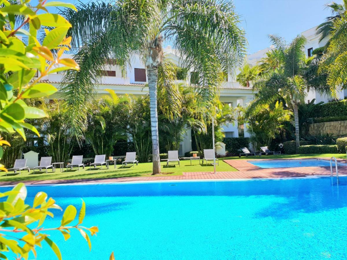 Luxury Apartment Frontal To The Sea In Estepona Doncella Beach エクステリア 写真