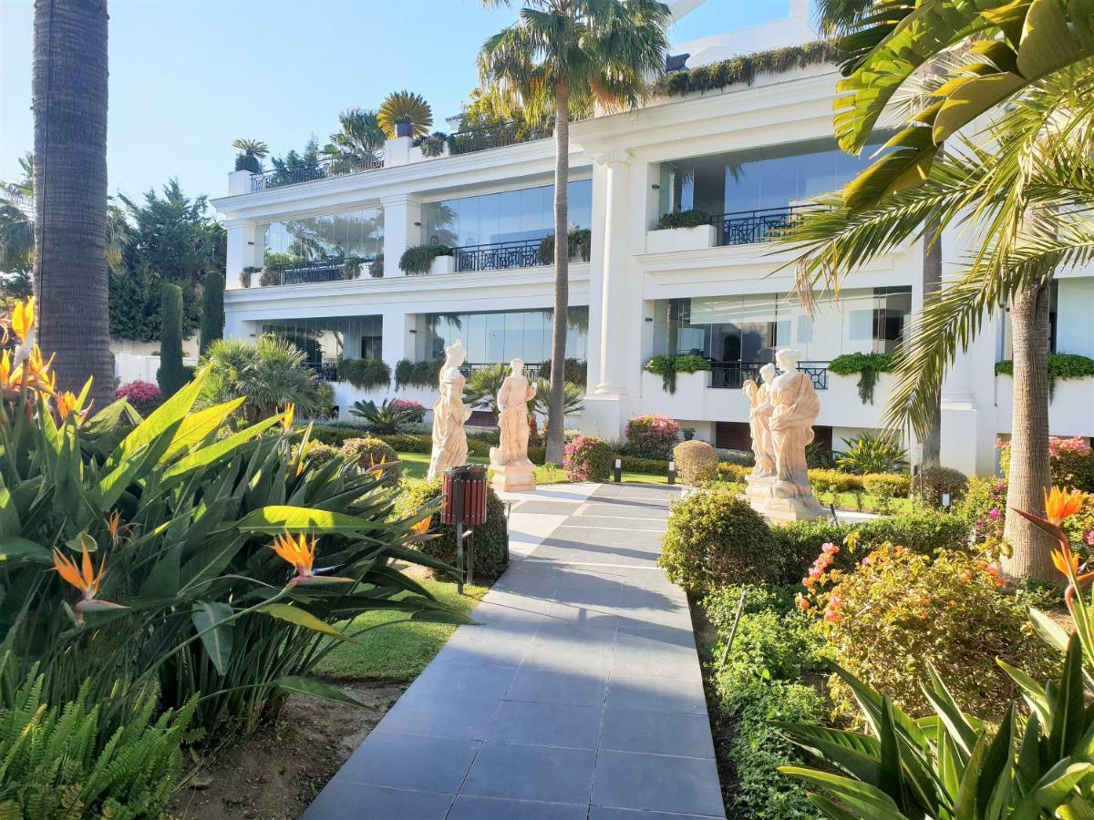 Luxury Apartment Frontal To The Sea In Estepona Doncella Beach エクステリア 写真