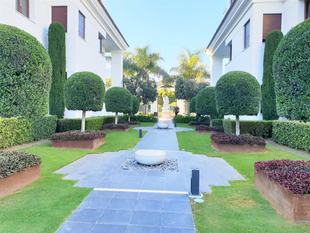 Luxury Apartment Frontal To The Sea In Estepona Doncella Beach エクステリア 写真