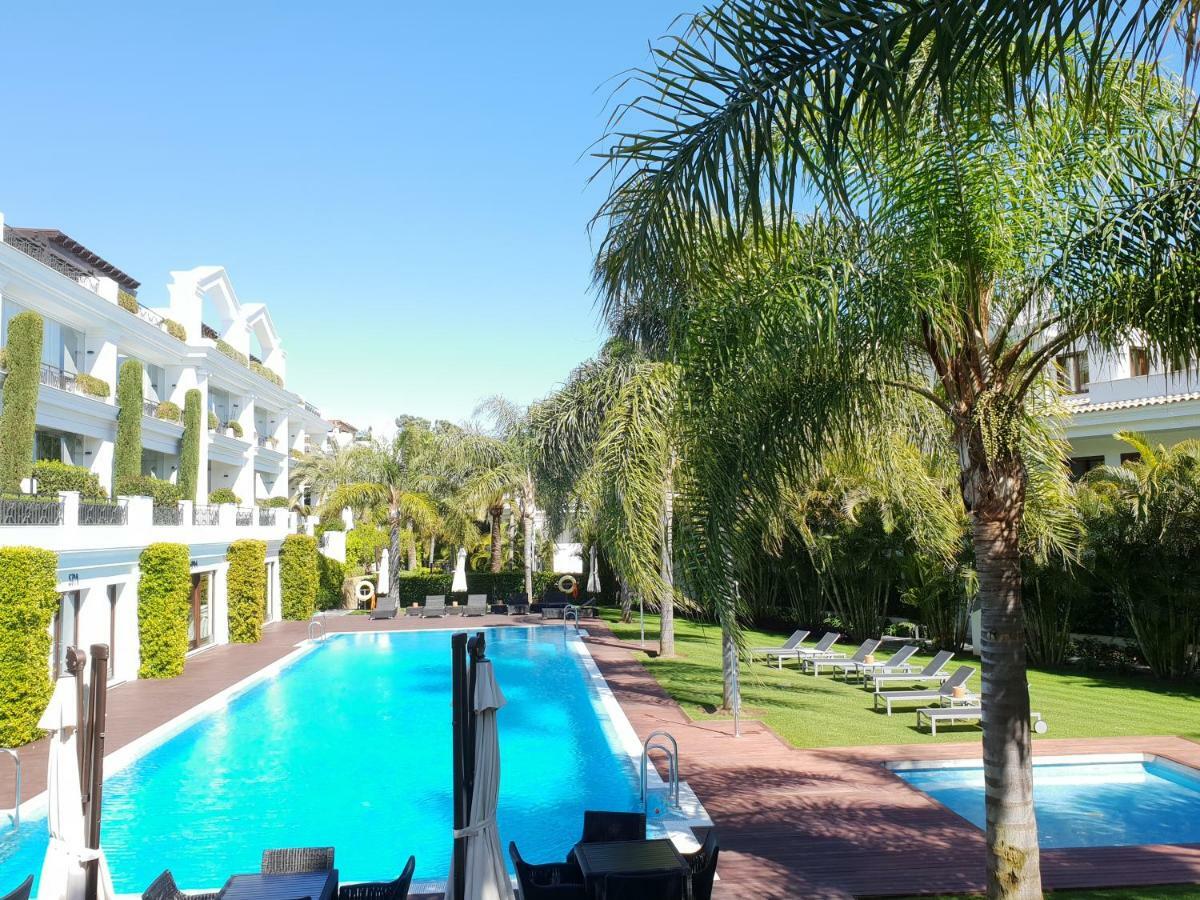 Luxury Apartment Frontal To The Sea In Estepona Doncella Beach エクステリア 写真