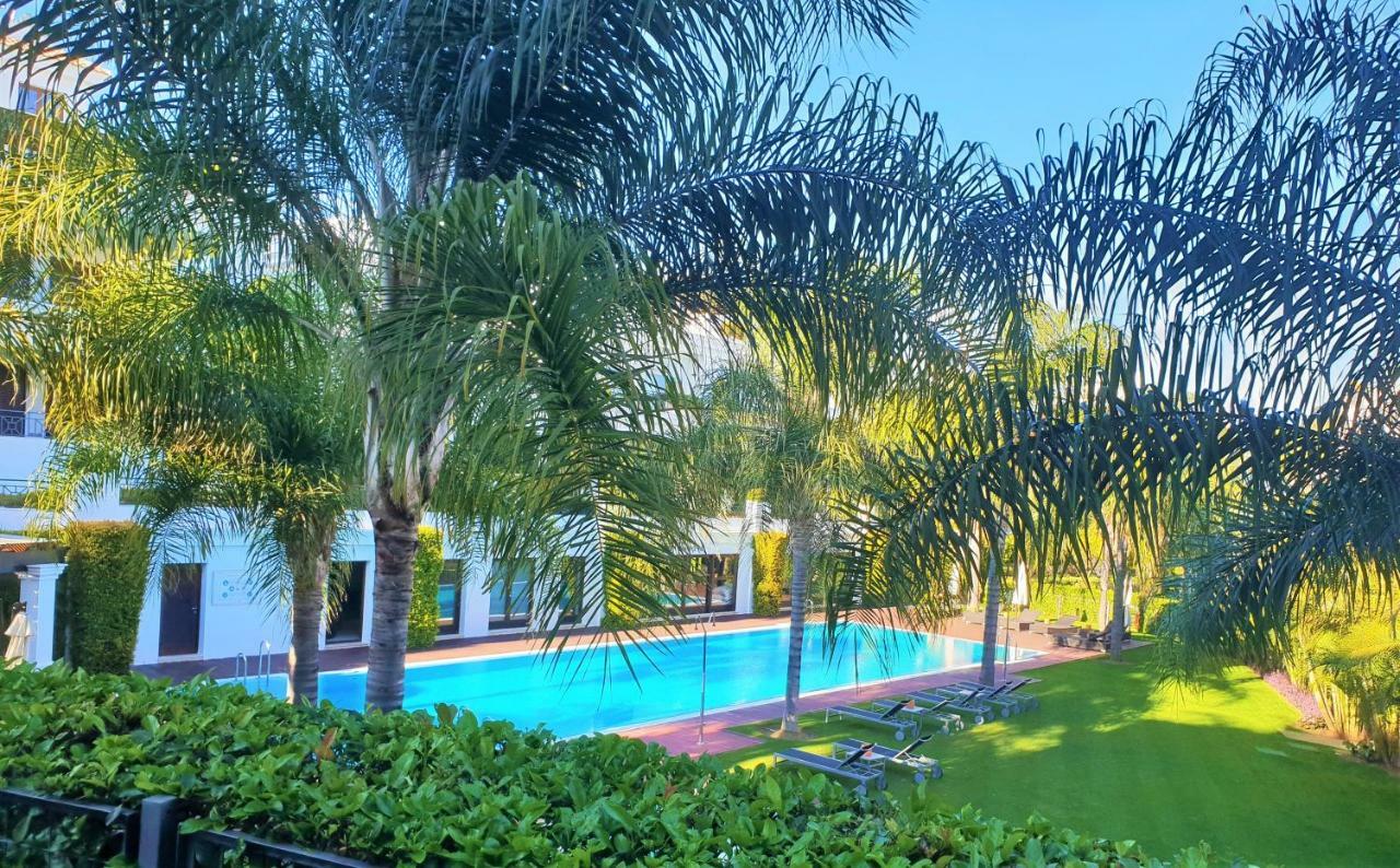 Luxury Apartment Frontal To The Sea In Estepona Doncella Beach エクステリア 写真