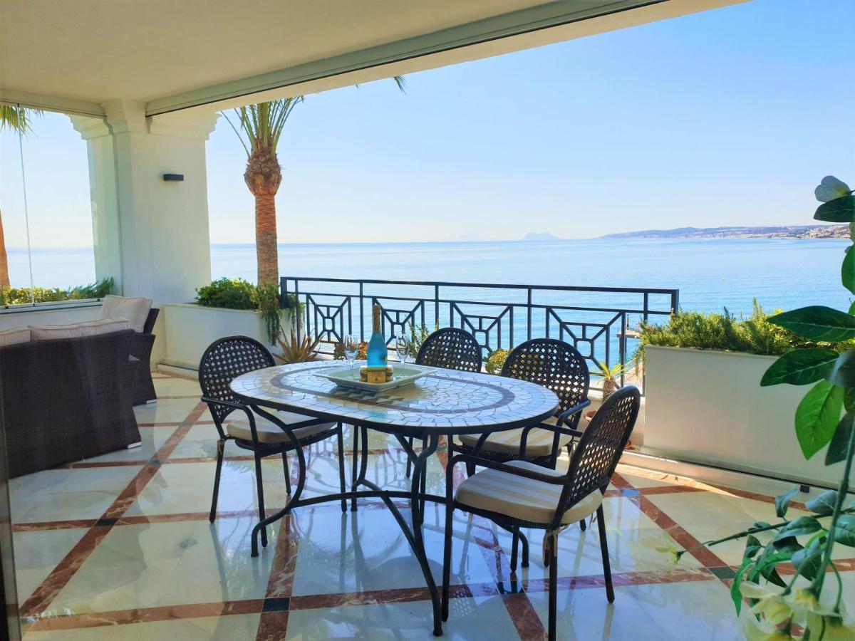 Luxury Apartment Frontal To The Sea In Estepona Doncella Beach エクステリア 写真